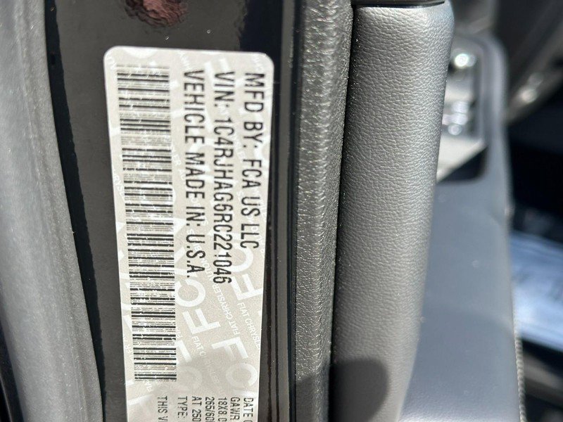 Used 2024 Jeep Grand Cherokee Laredo X w/ Luxury Tech Group I image 24