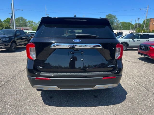 Certified 2024 Ford Explorer XLT w/ Equipment Group 202A AWD/4WD image 4
