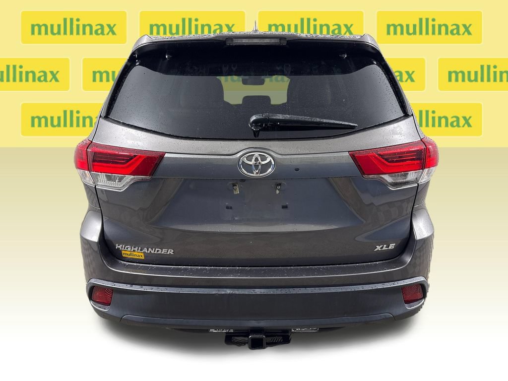 Used 2019 Toyota Highlander XLE FWD image 8