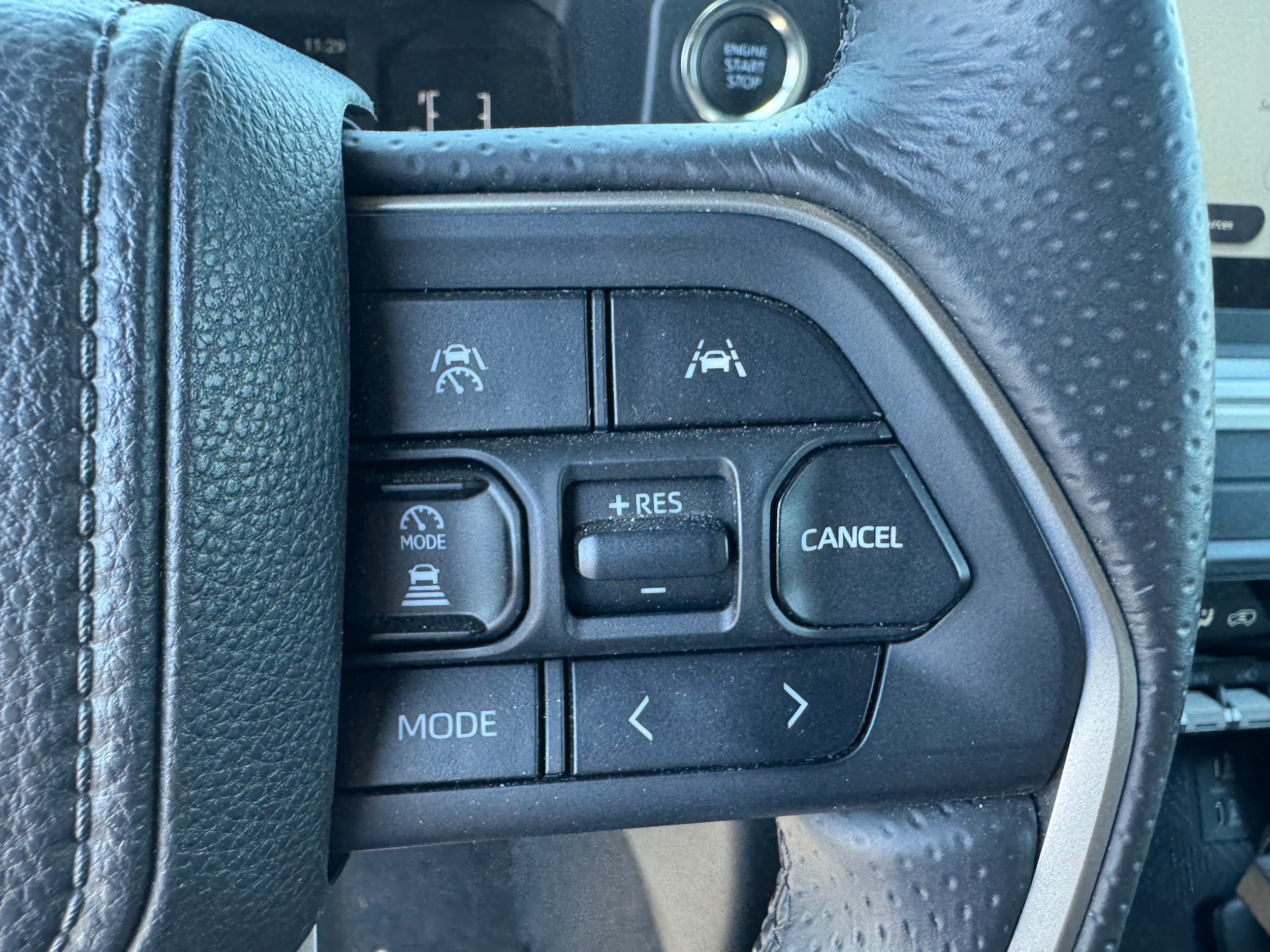 Used 2025 Toyota 4Runner SR5 AWD/4WD image 16