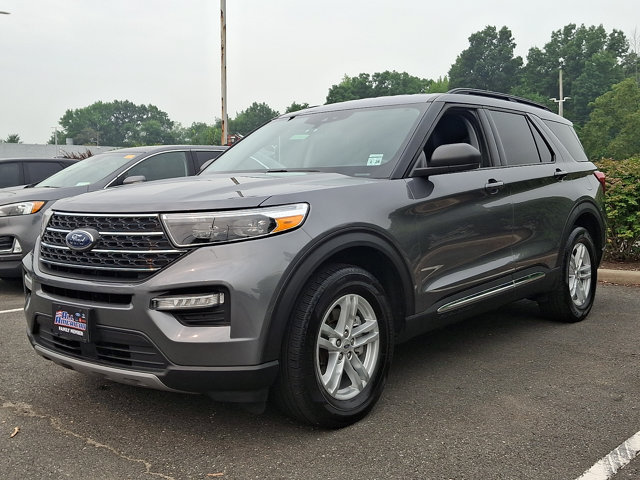 Certified 2023 Ford Explorer XLT w/ Equipment Group 202A AWD/4WD image 5