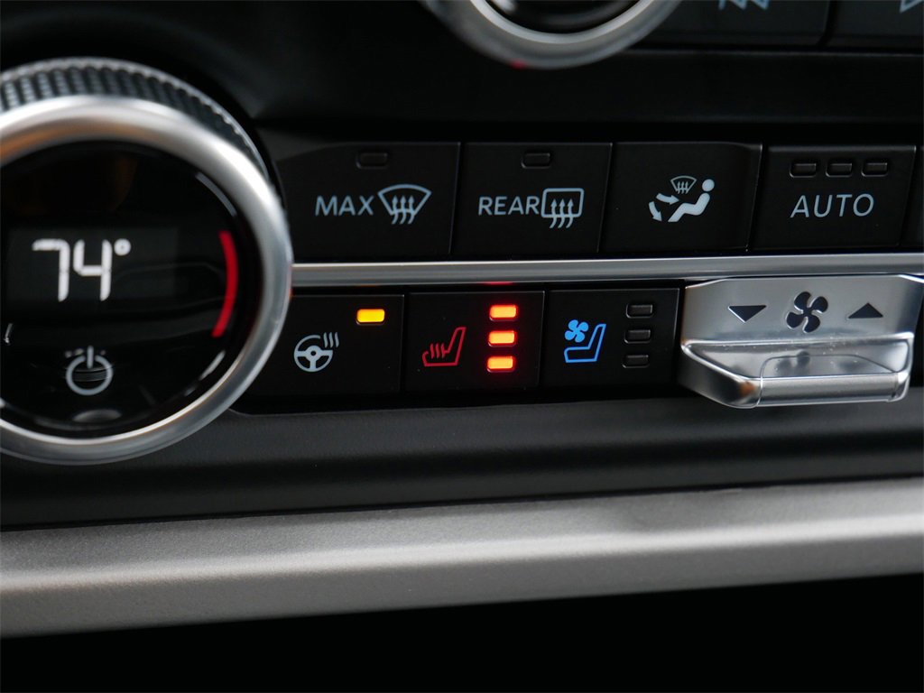 Certified 2024 Ford Expedition XLT image 25