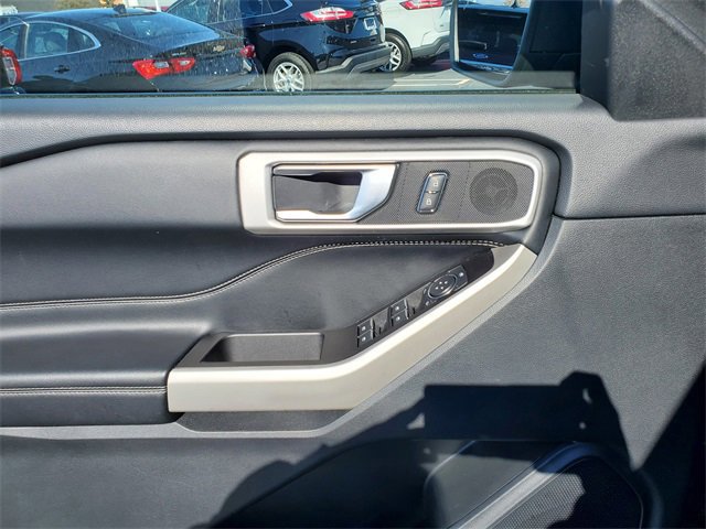 Certified 2022 Ford Explorer XLT w/ Equipment Group 202A image 11