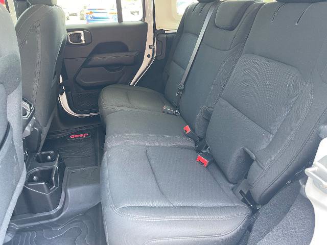 Used 2019 Jeep Wrangler Unlimited Sahara image 22