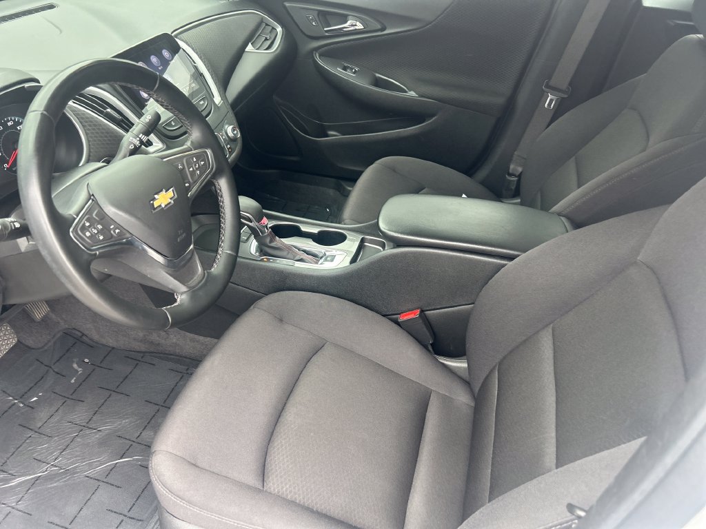 Used 2024 Chevrolet Malibu RS FWD image 11