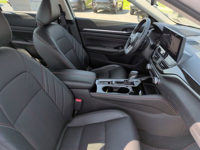 Used 2023 Nissan Altima 2.5 SR w/ SR Premium Package AWD/4WD image 16