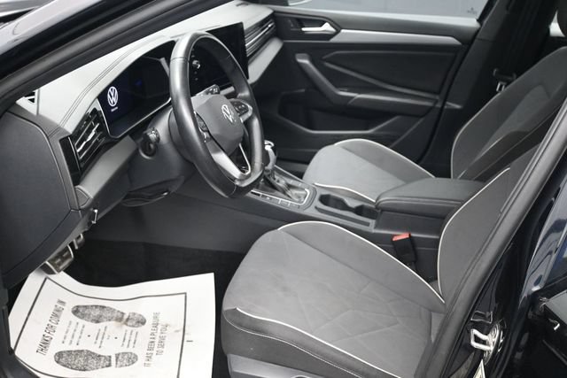Used 2025 Volkswagen Jetta Sport FWD image 6