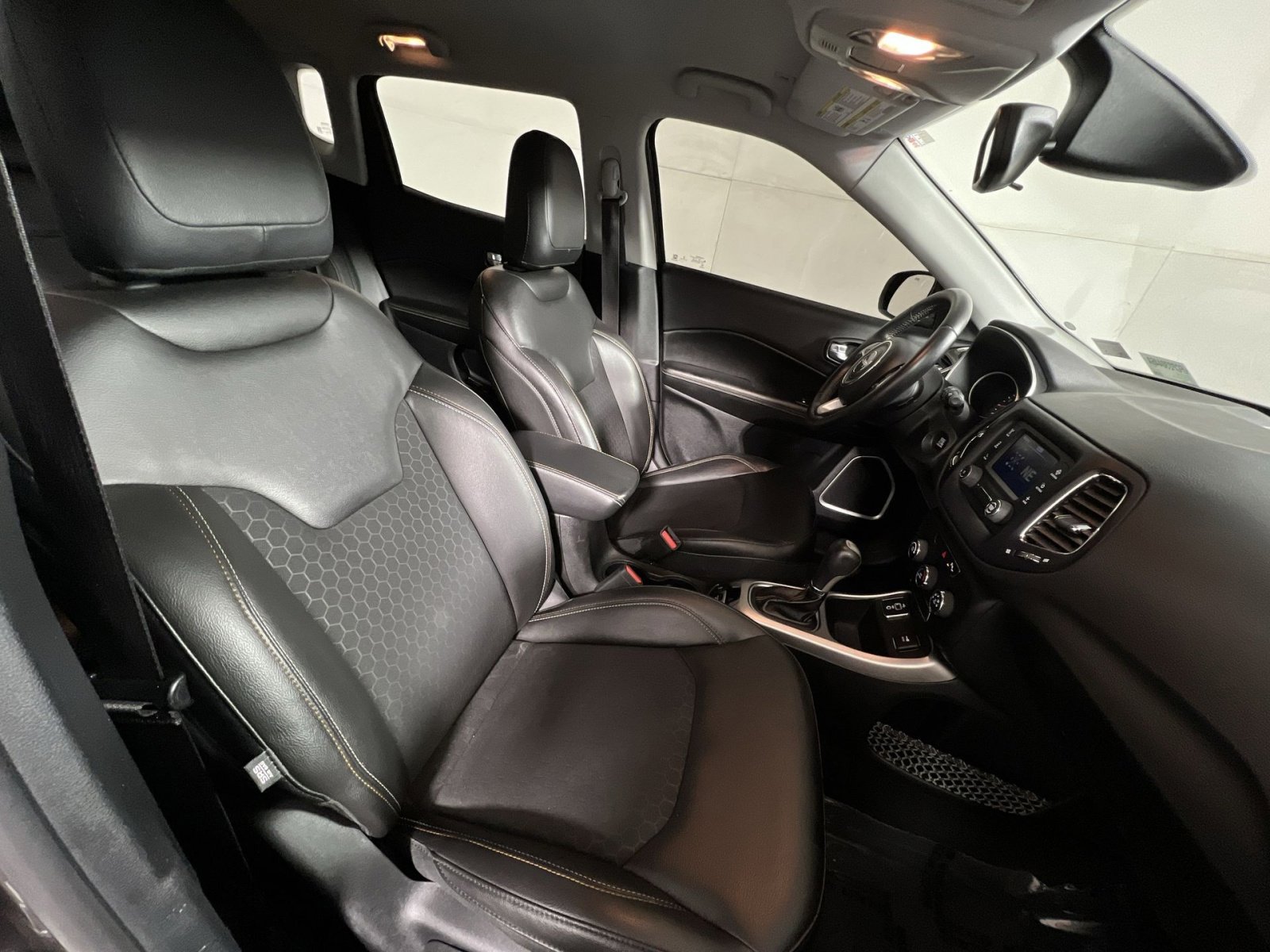 Used 2018 Jeep Compass Latitude w/ Safe & Security Group image 24