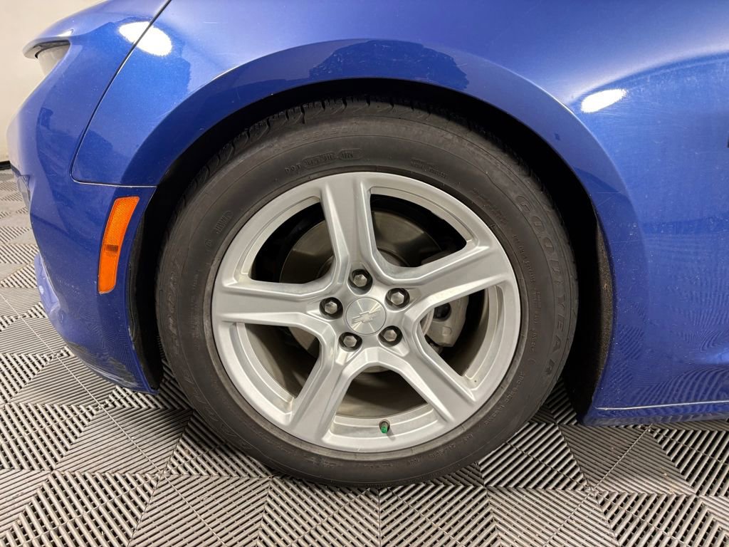 Used 2021 Chevrolet Camaro LT image 11