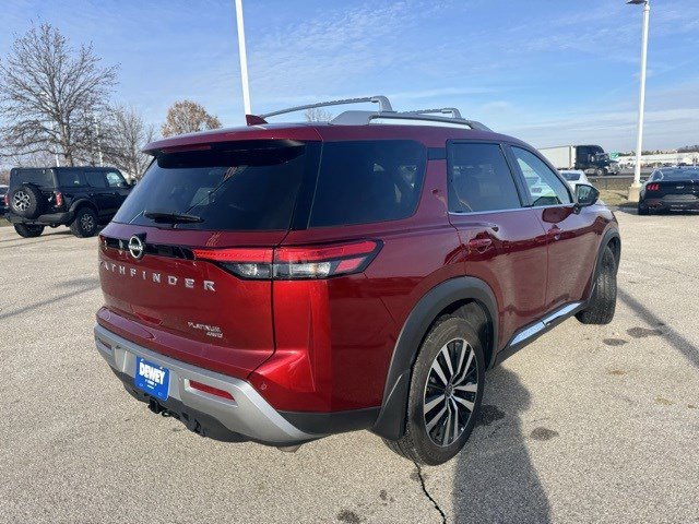 Used 2024 Nissan Pathfinder Platinum w/ Cargo Package image 5