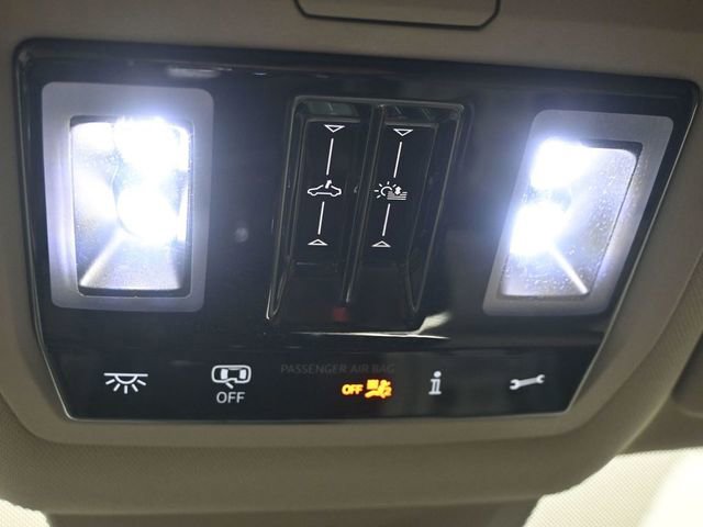 Used 2025 Volkswagen Atlas SEL AWD/4WD image 16