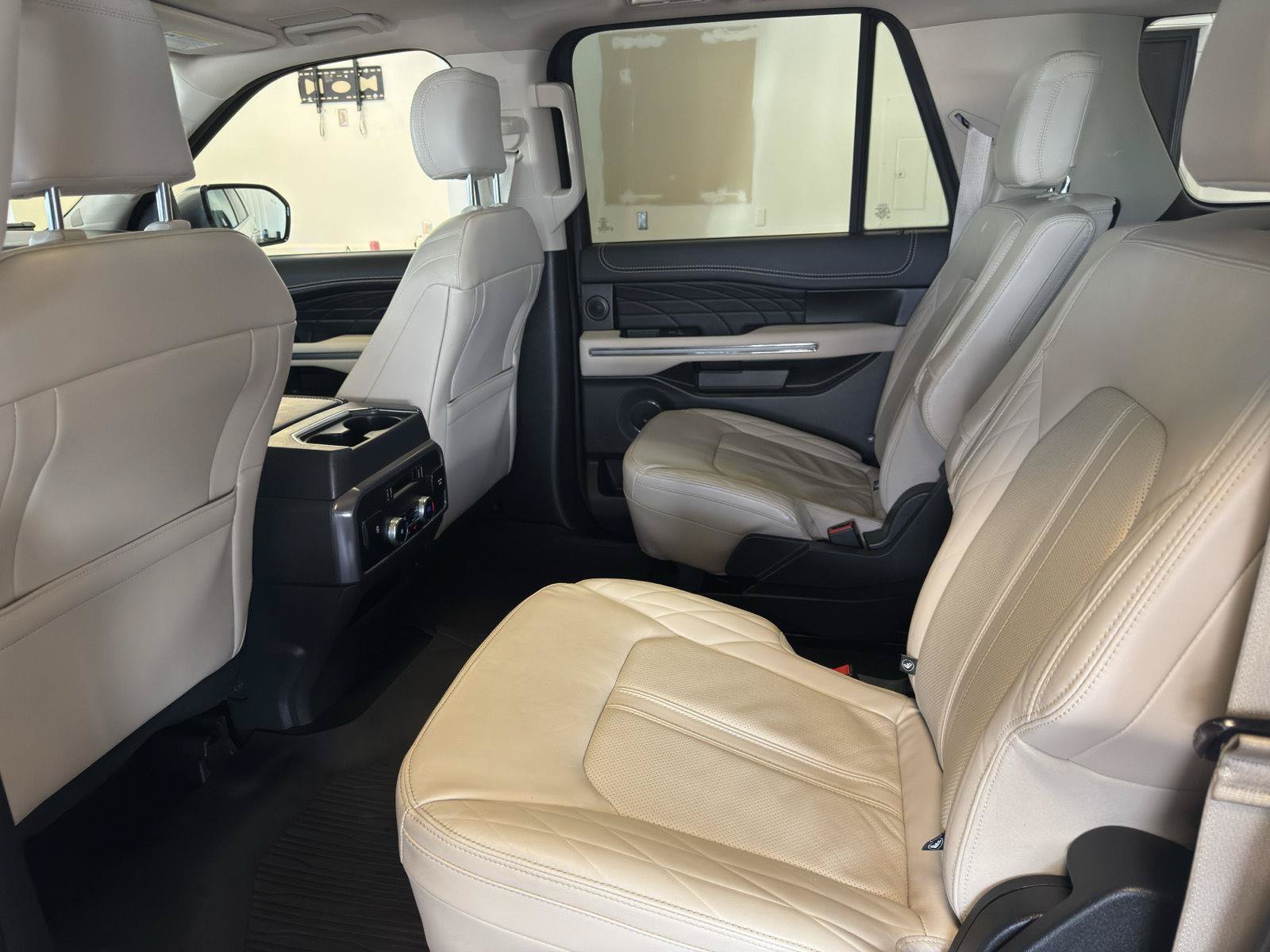 Certified 2024 Ford Expedition Max Platinum AWD/4WD image 19