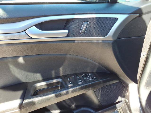 Certified 2020 Ford Fusion SE FWD image 20