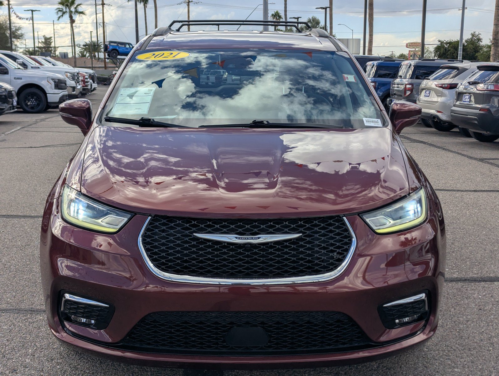 Used 2021 Chrysler Pacifica Touring FWD image 6