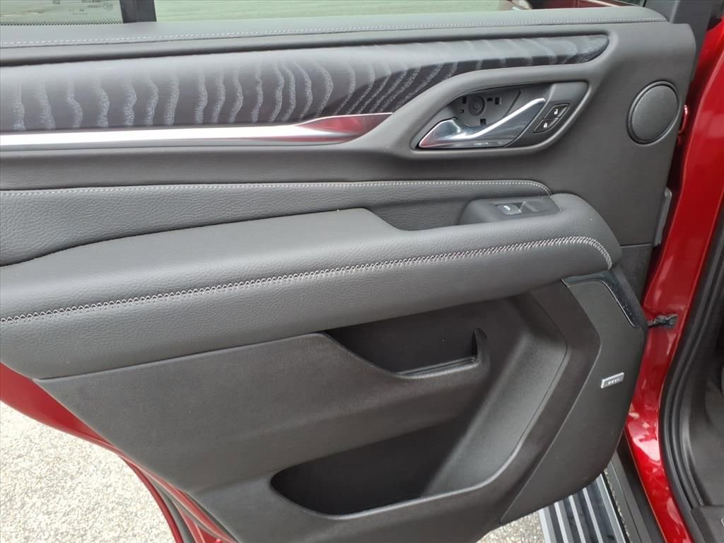 Used 2021 GMC Yukon Denali w/ Denali Premium Package image 24