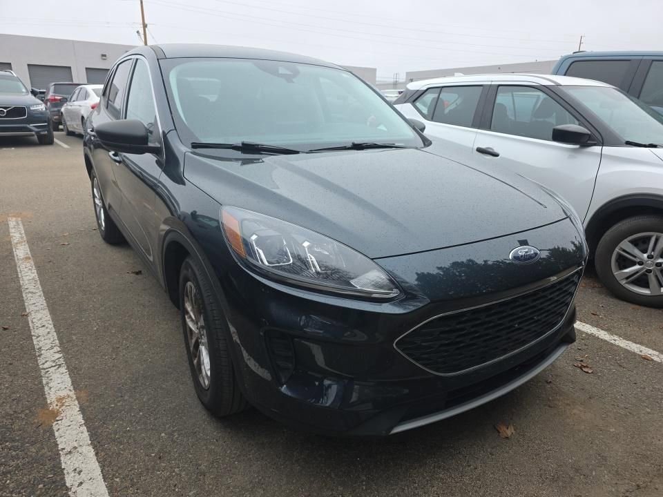 Certified 2022 Ford Escape SE image 3