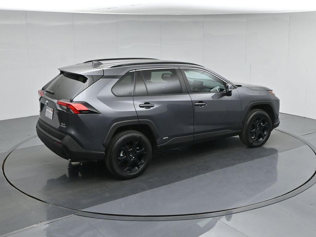 Used 2022 Toyota RAV4 XLE Premium image 13
