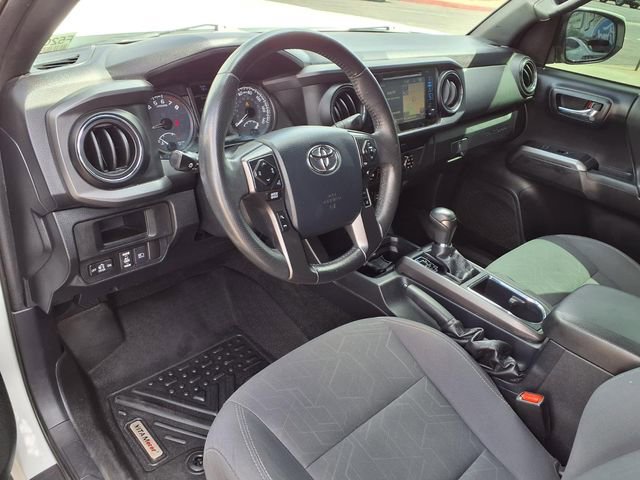 Used 2019 Toyota Tacoma TRD Sport w/ Technology Package RWD image 3