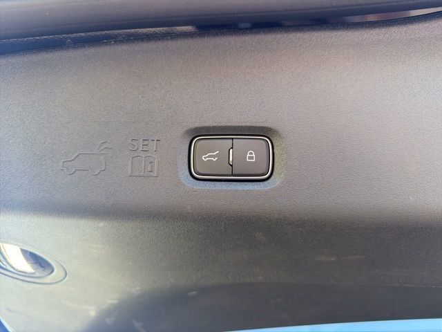 Certified 2025 Ford Expedition Active AWD/4WD image 13