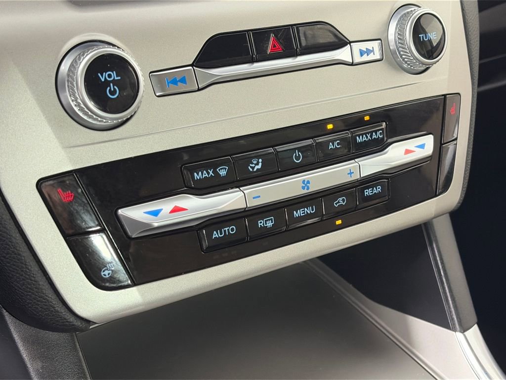 Certified 2022 Ford Explorer XLT w/ Equipment Group 202A image 21