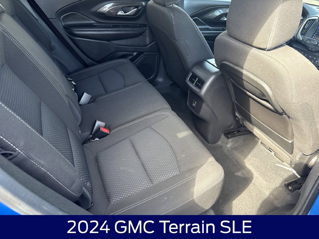 Used 2024 GMC Terrain SLE AWD/4WD image 10