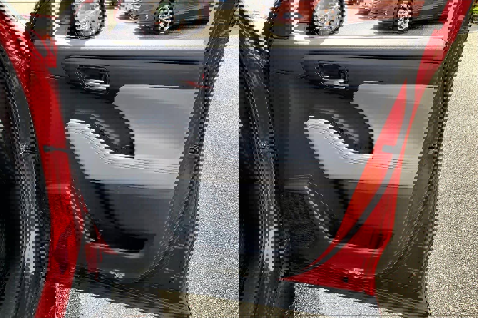 Used 2021 Toyota Highlander XLE FWD image 23