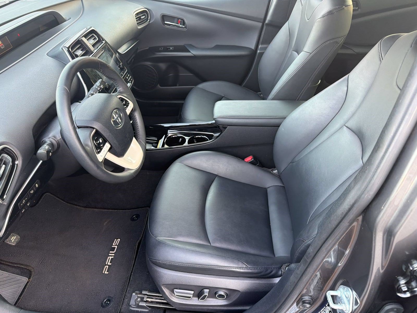 Used 2017 Toyota Prius Four w/ Advanced Technology Package FWD image 5