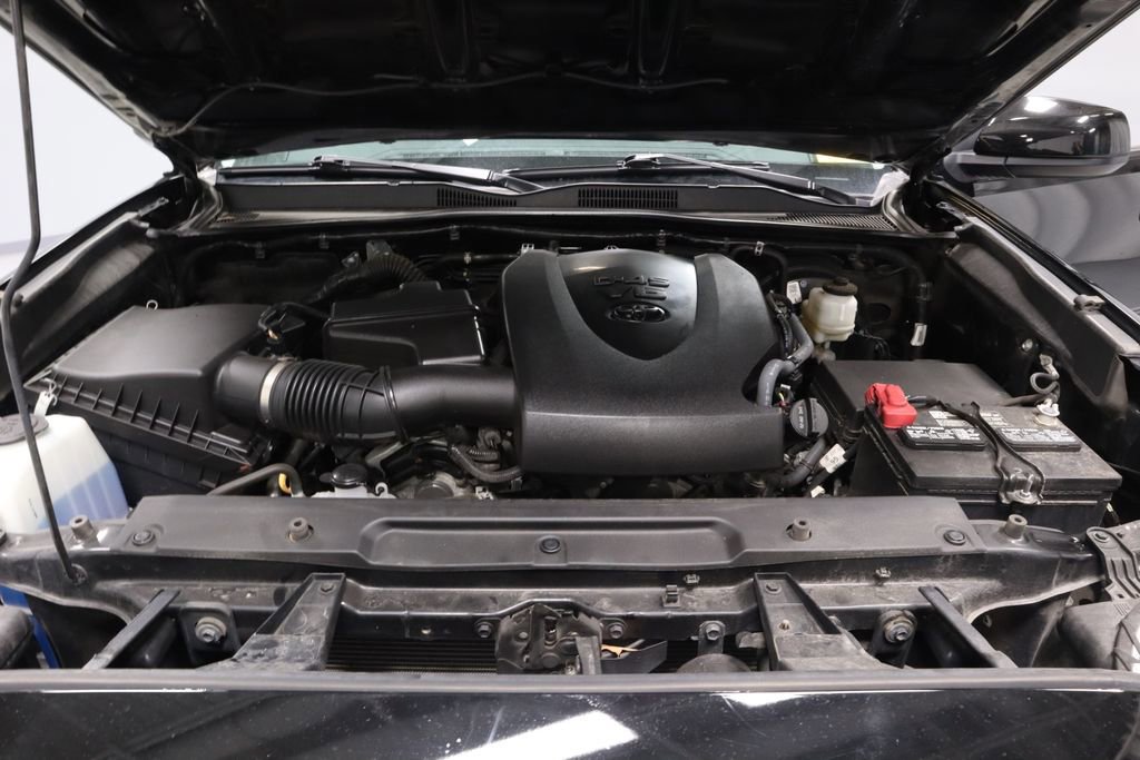 Used 2023 Toyota Tacoma SR AWD/4WD image 13
