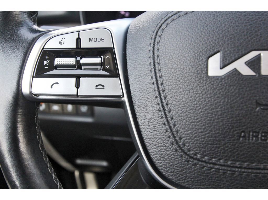 Used 2022 Kia Telluride SX w/ SX Prestige Package image 19