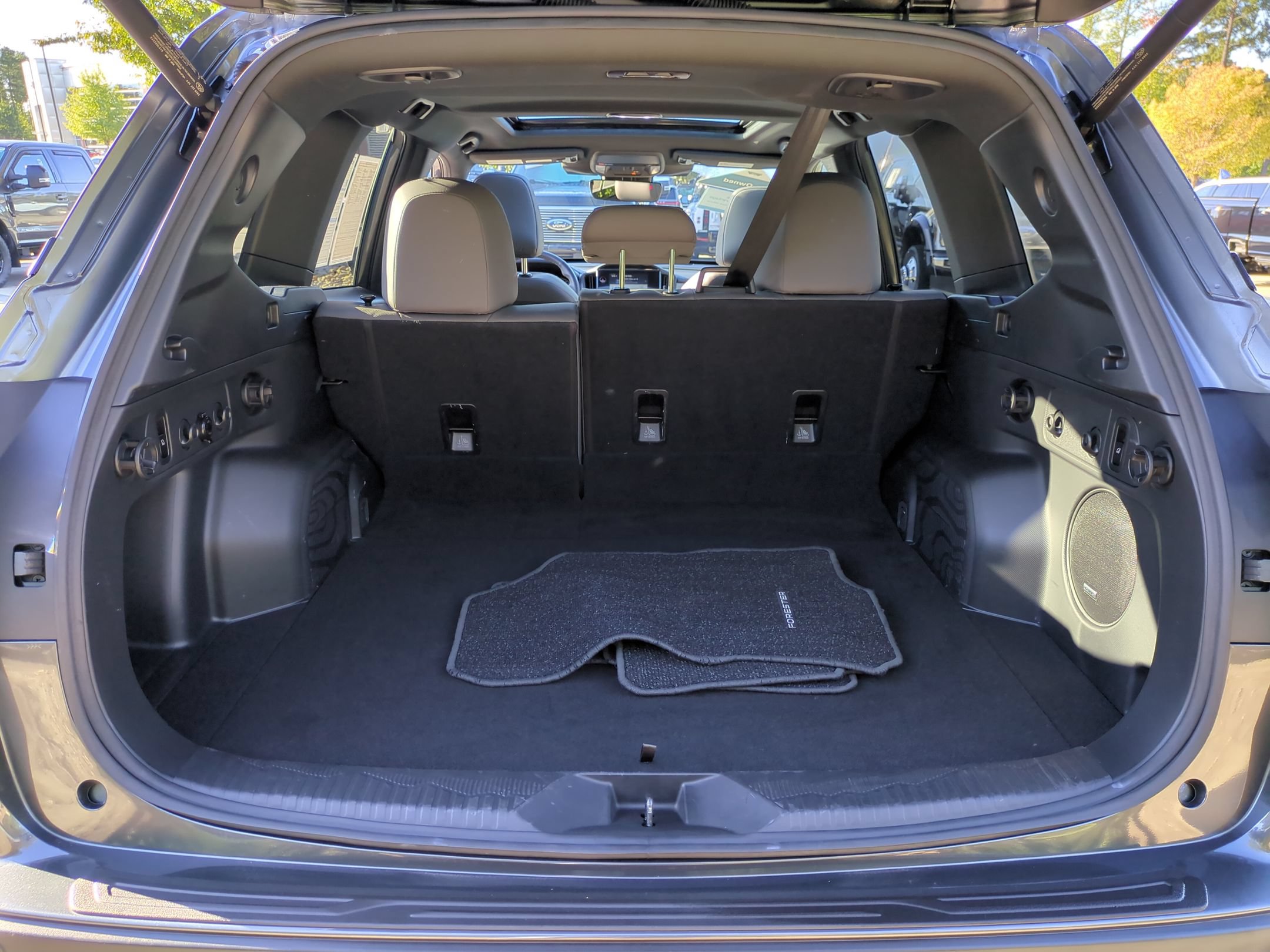 Used 2025 Subaru Forester Limited AWD/4WD image 36