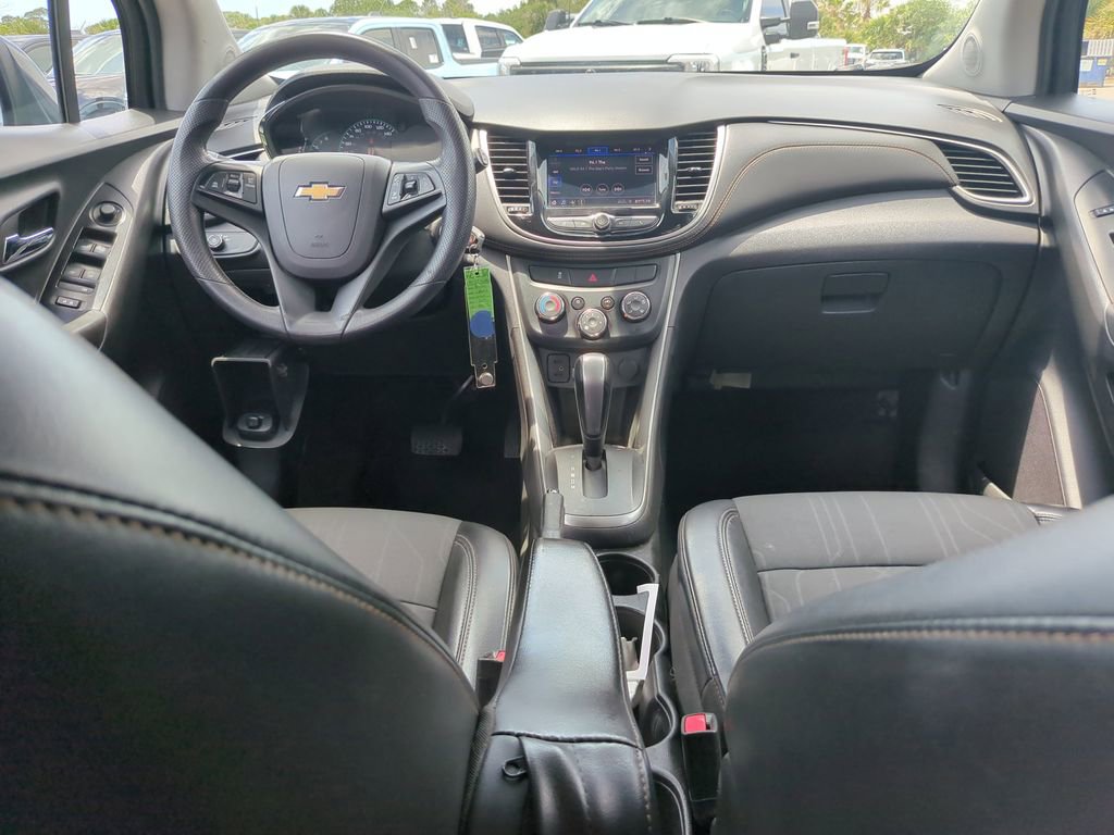 Used 2021 Chevrolet Trax LT AWD/4WD image 12