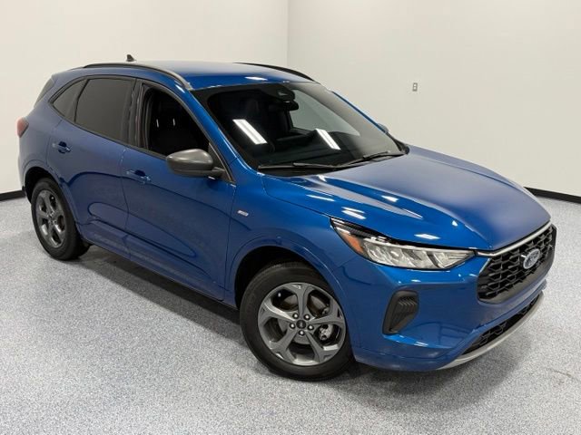 Certified 2023 Ford Escape ST-Line w/ Tech Pack #1 AWD/4WD image 35