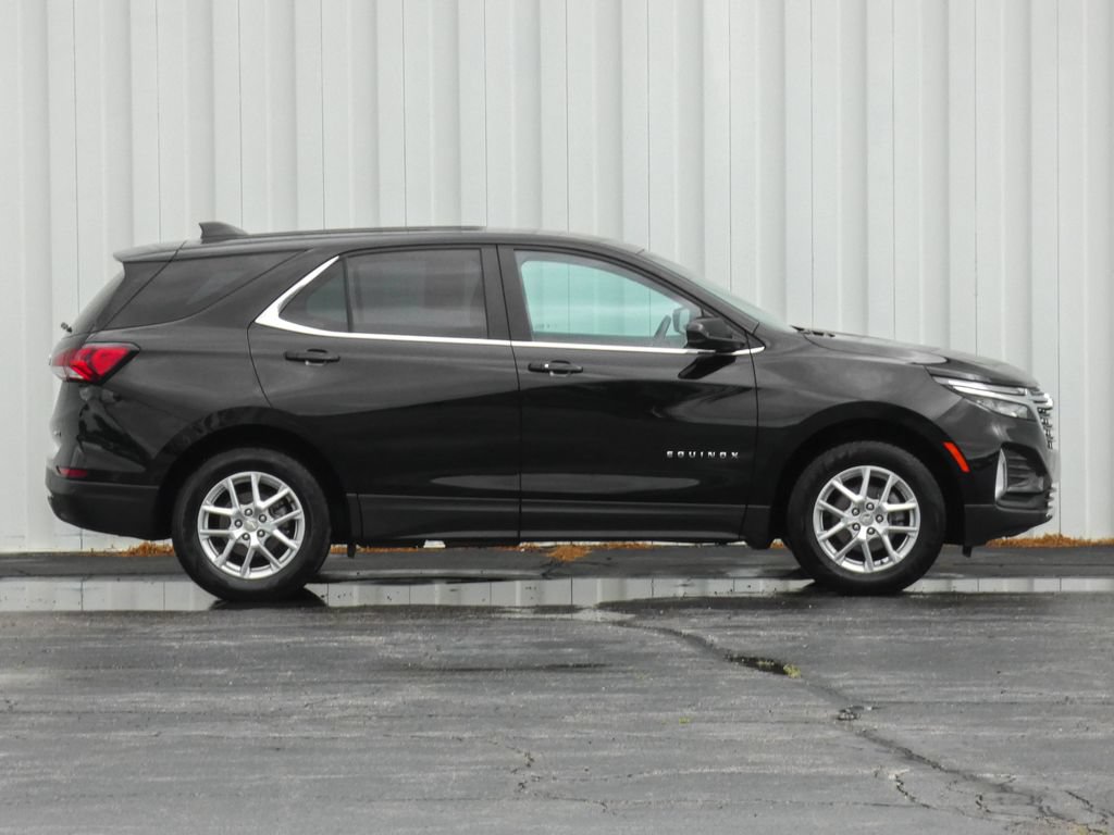 Used 2024 Chevrolet Equinox LT AWD/4WD image 2