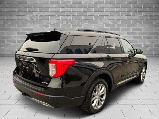 Certified 2023 Ford Explorer XLT AWD/4WD image 3