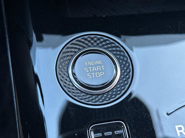 Used 2024 Kia Niro SX Touring image 22