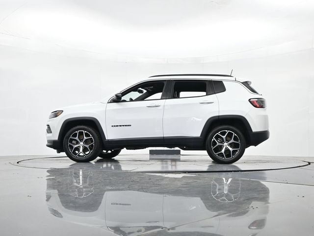 Used 2024 Jeep Compass Latitude AWD/4WD image 39