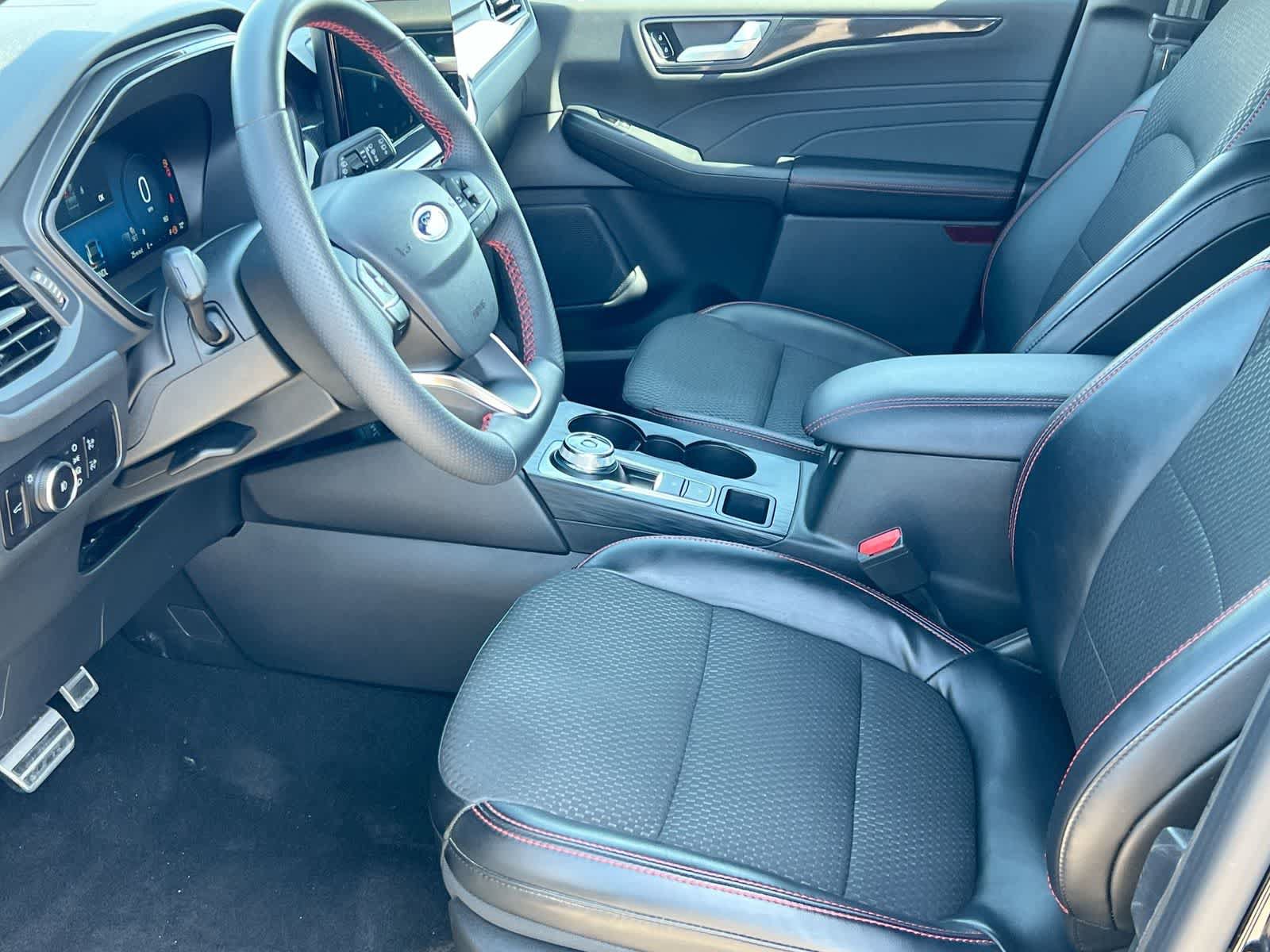 Certified 2023 Ford Escape ST-Line Elite AWD/4WD image 10