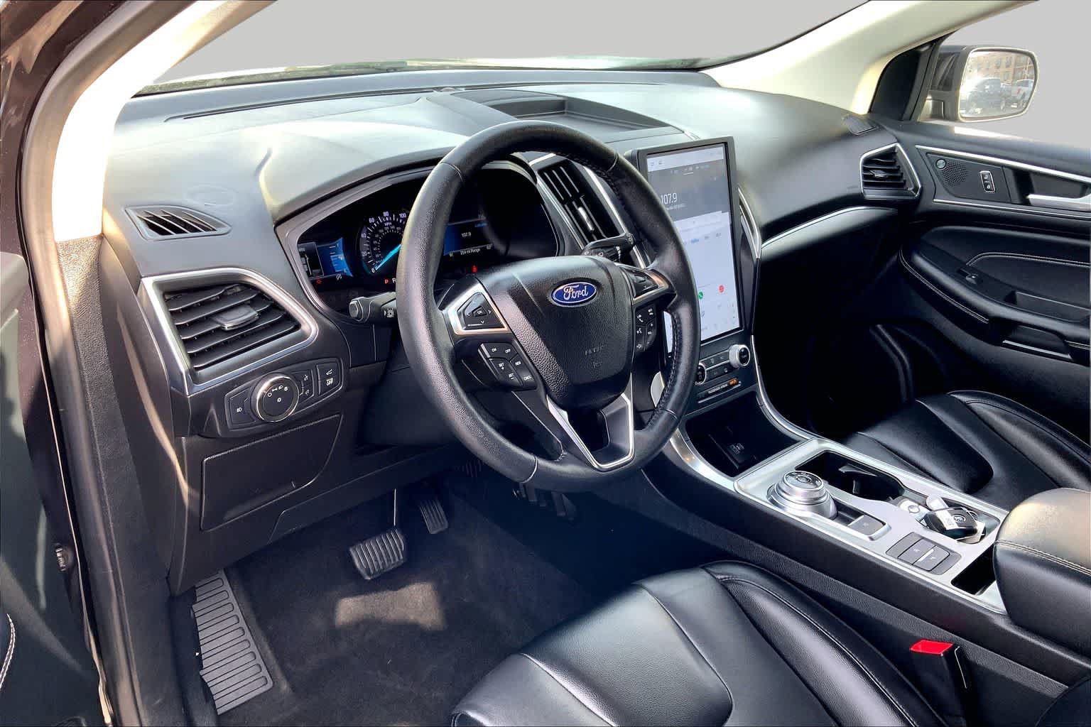 Certified 2022 Ford Edge Titanium AWD/4WD image 16