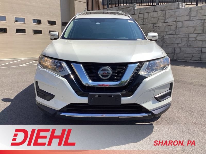 Used 2019 Nissan Rogue SV w/ Premium Package FWD image 3