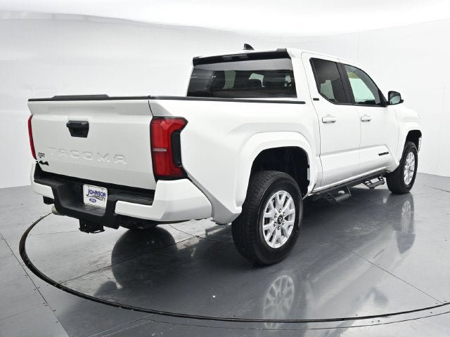 Used 2024 Toyota Tacoma SR5 AWD/4WD image 9