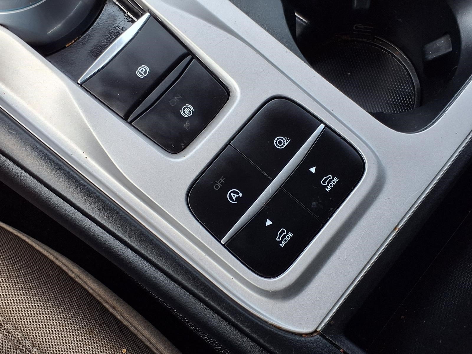 Certified 2023 Ford Explorer XLT RWD image 22