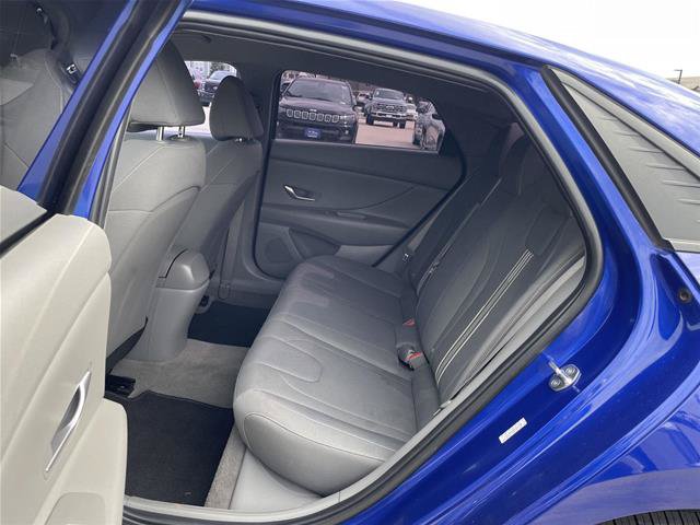 Used 2022 Hyundai Elantra SEL FWD image 18
