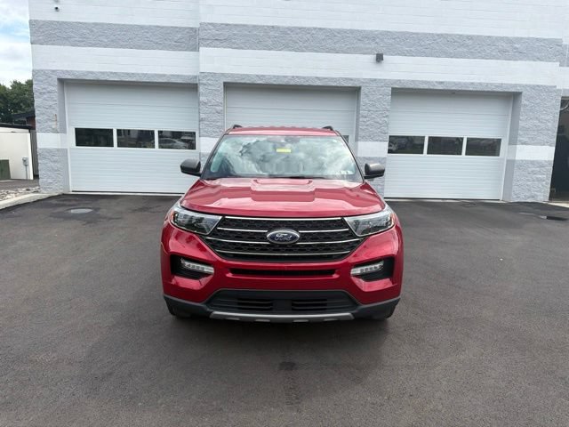 Certified 2023 Ford Explorer XLT w/ Equipment Group 202A AWD/4WD image 9