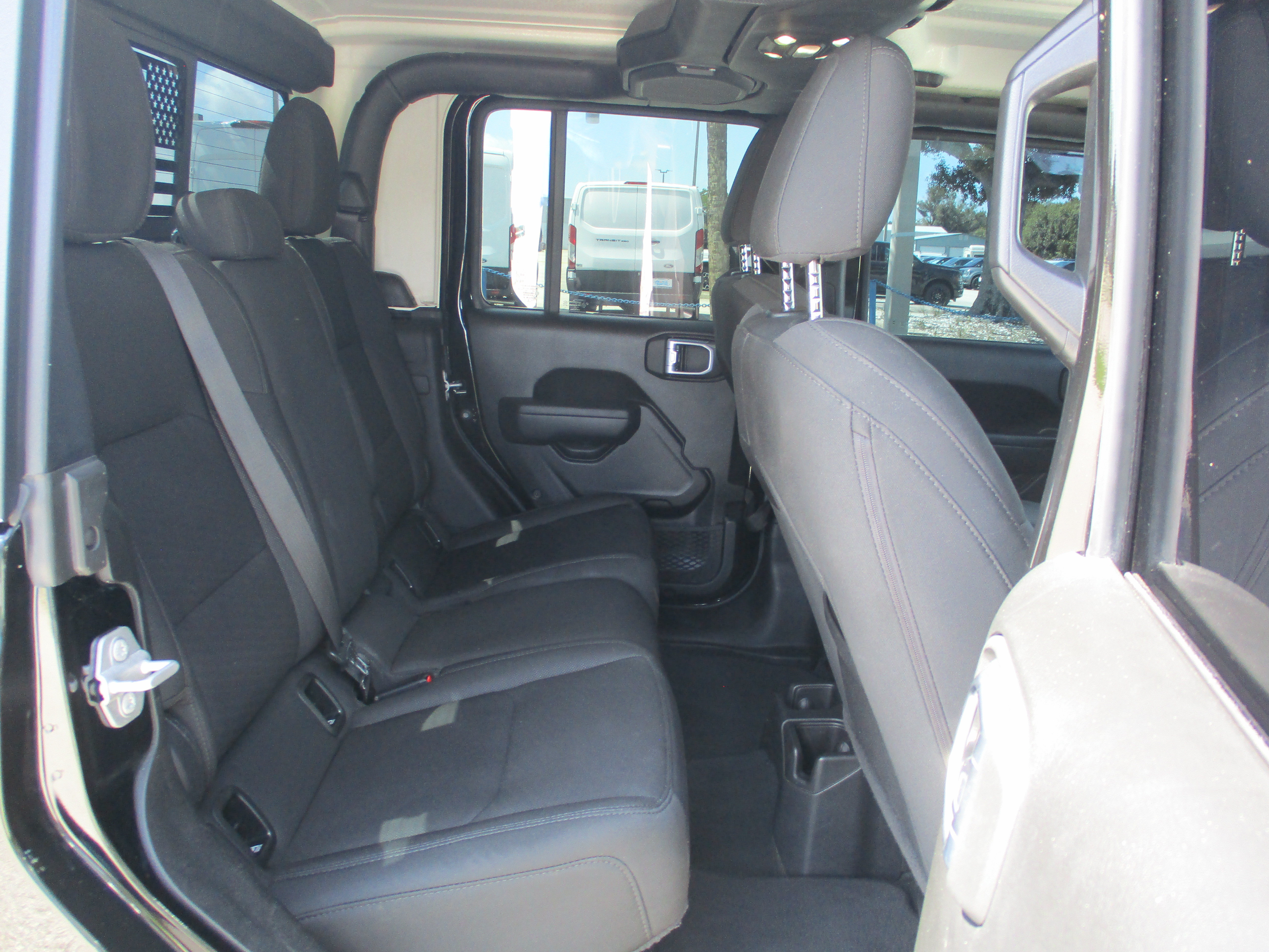 Used 2022 Jeep Gladiator Sport AWD/4WD image 13