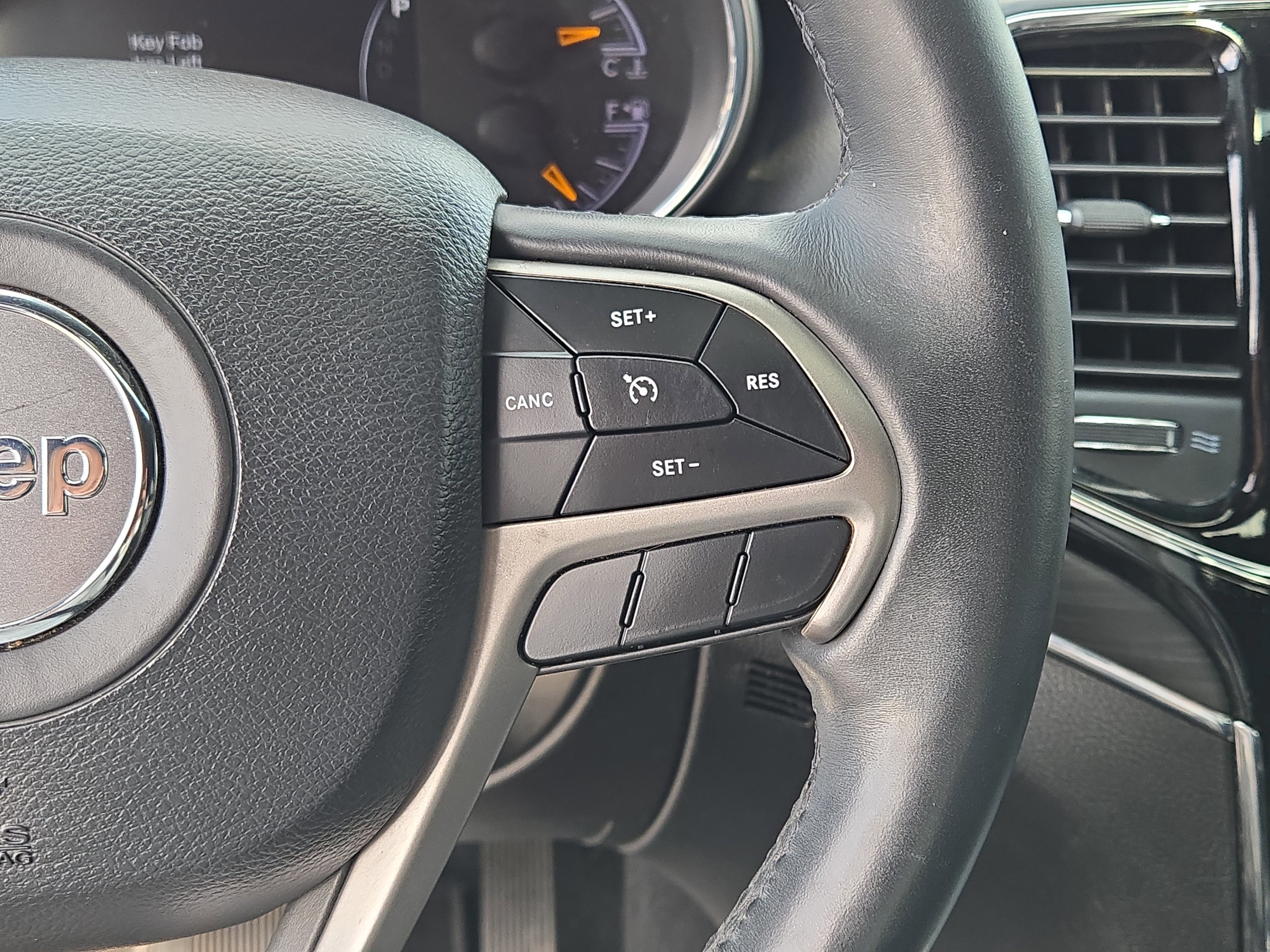 Used 2019 Jeep Grand Cherokee Limited w/ Luxury Group II image 26