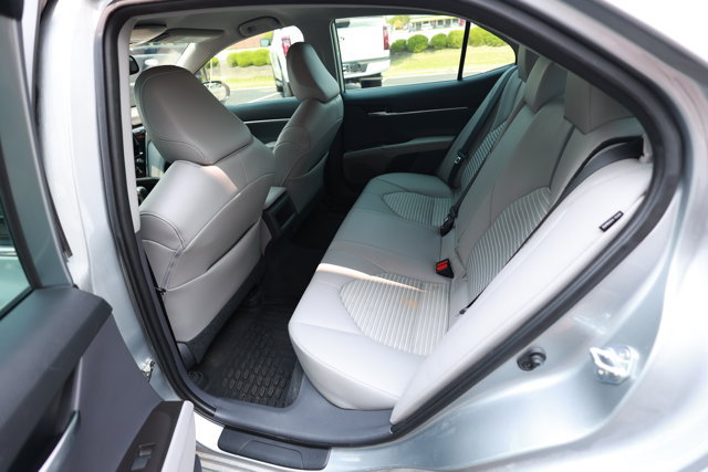 Used 2021 Toyota Camry SE w/ Convenience Package FWD image 10