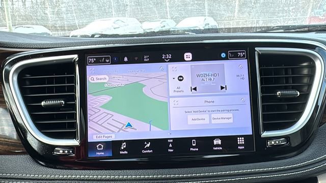 Used 2022 Chrysler Pacifica Limited image 29