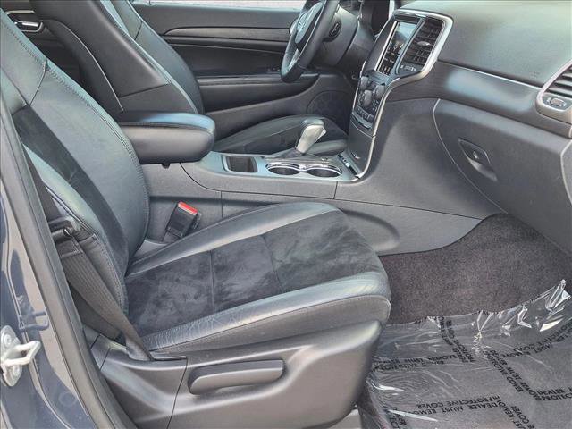 Used 2018 Jeep Grand Cherokee Altitude RWD image 19