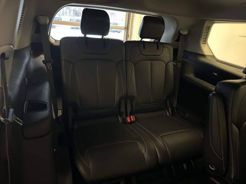 Used 2022 Jeep Grand Cherokee L Limited image 33