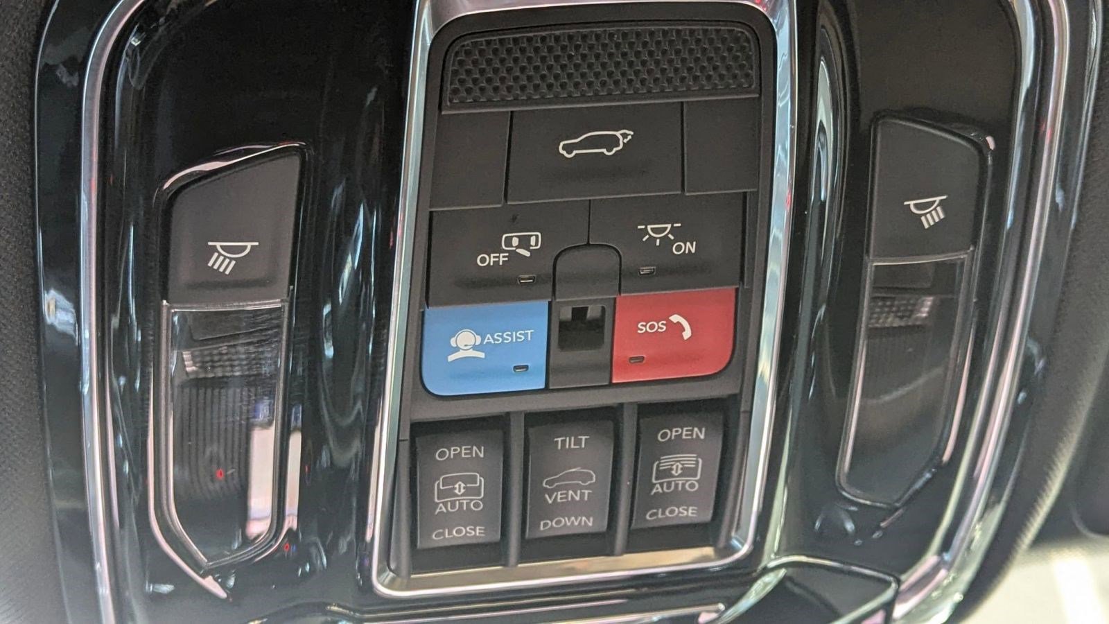 Used 2022 Jeep Grand Cherokee Summit w/ Luxury Tech Group V image 27